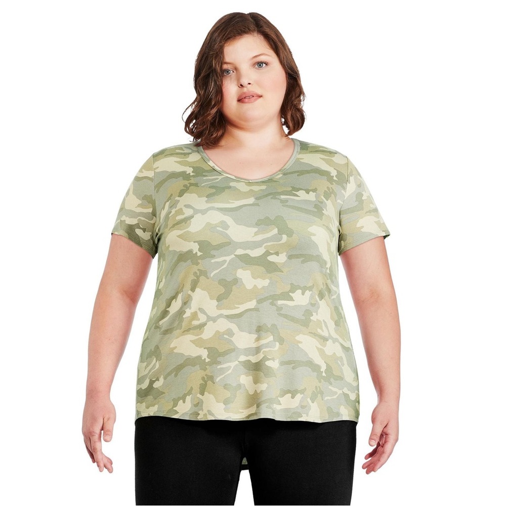 130. Bundle of Size 5X NWT Camo Tees (4 Pcs)